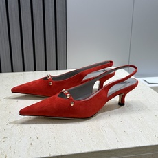 巴黎世家 Balenciaga 2026春夏新款铆钉女鞋 双B字母logo五金扣中跟尖头后空气质凉鞋鞋材 巴黎世家 Balenciaga 2026春夏新款铆钉女鞋 双B字母logo五金扣中跟尖头后空气质凉鞋鞋材