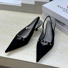 巴黎世家 Balenciaga 2026春夏新款铆钉女鞋 双B字母logo五金扣中跟尖头后空气质凉鞋鞋材 巴黎世家 Balenciaga 2026春夏新款铆钉女鞋 双B字母logo五金扣中跟尖头后空气质凉鞋鞋材