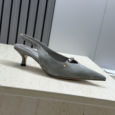 巴黎世家 Balenciaga 2026春夏新款铆钉女鞋 双B字母logo五金扣中跟尖头后空气质凉鞋鞋材 巴黎世家 Balenciaga 2026春夏新款铆钉女鞋 双B字母logo五金扣中跟尖头后空气质凉鞋鞋材