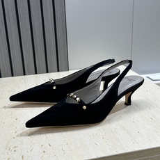 巴黎世家 Balenciaga 2026春夏新款铆钉女鞋 双B字母logo五金扣中跟尖头后空气质凉鞋鞋材 巴黎世家 Balenciaga 2026春夏新款铆钉女鞋 双B字母logo五金扣中跟尖头后空气质凉鞋鞋材