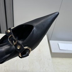Balenciaga 2026春夏新款尖头中跟女鞋 巴黎世家字母logo五金扣气质穆勒凉拖鞋材质:鞋面进 Balenciaga 2026春夏新款尖头中跟女鞋 巴黎世家字母logo五金扣气质穆勒凉拖鞋材质:鞋面进
