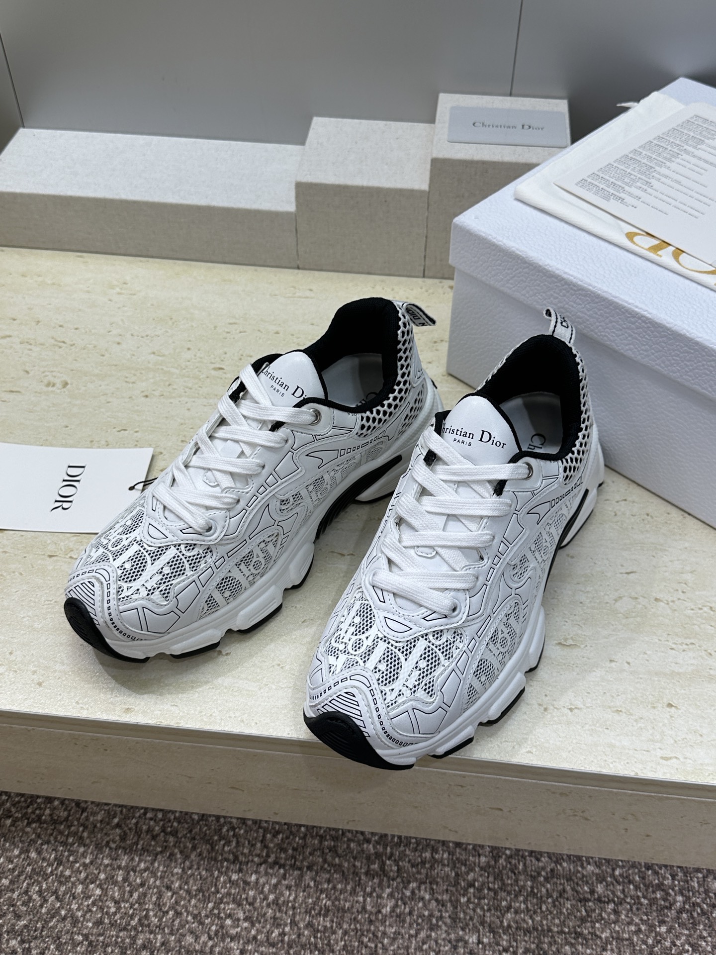 Dior 迪奥 春夏走秀新款 Vibe标志性时尚摩登运动老爹鞋 CD字母logo Oblique印花图案