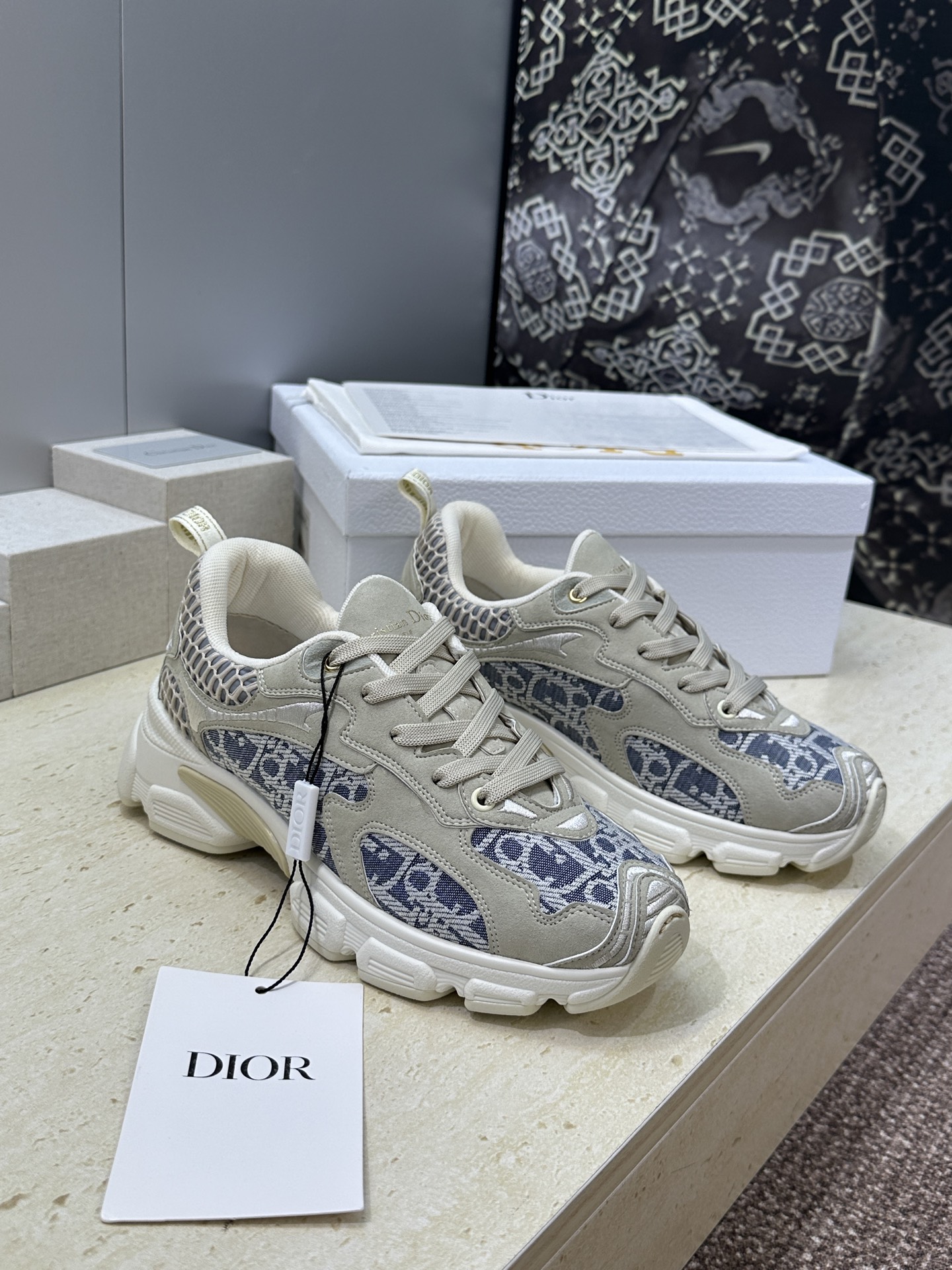 Dior 迪奥 春夏走秀新款 Vibe标志性时尚摩登运动老爹鞋 CD字母logo Oblique印花图案