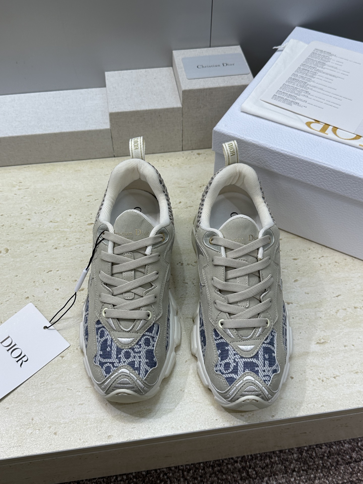 Dior 迪奥 春夏走秀新款 Vibe标志性时尚摩登运动老爹鞋 CD字母logo Oblique印花图案