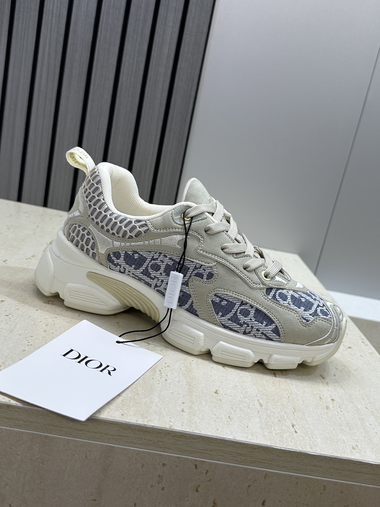 Dior 迪奥 春夏走秀新款 Vibe标志性时尚摩登运动老爹鞋 CD字母logo Oblique印花图案
