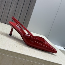 Prada 2026春夏走秀新款高跟尖头后空女鞋 普拉达字母logo扣果冻色低跟蝴蝶结拼色凉鞋 材质:鞋 Prada 2026春夏走秀新款高跟尖头后空女鞋 普拉达字母logo扣果冻色低跟蝴蝶结拼色凉鞋 材质:鞋