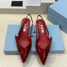 Prada 2026春夏走秀新款高跟尖头后空女鞋 普拉达字母logo扣果冻色低跟蝴蝶结拼色凉鞋 材质:鞋 Prada 2026春夏走秀新款高跟尖头后空女鞋 普拉达字母logo扣果冻色低跟蝴蝶结拼色凉鞋 材质:鞋