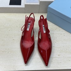 Prada 2026春夏走秀新款高跟尖头后空女鞋 普拉达字母logo扣果冻色低跟蝴蝶结拼色凉鞋 材质:鞋 Prada 2026春夏走秀新款高跟尖头后空女鞋 普拉达字母logo扣果冻色低跟蝴蝶结拼色凉鞋 材质:鞋