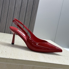 Prada 2026春夏走秀新款高跟尖头后空女鞋 普拉达字母logo扣果冻色低跟蝴蝶结拼色凉鞋 材质:鞋 Prada 2026春夏走秀新款高跟尖头后空女鞋 普拉达字母logo扣果冻色低跟蝴蝶结拼色凉鞋 材质:鞋