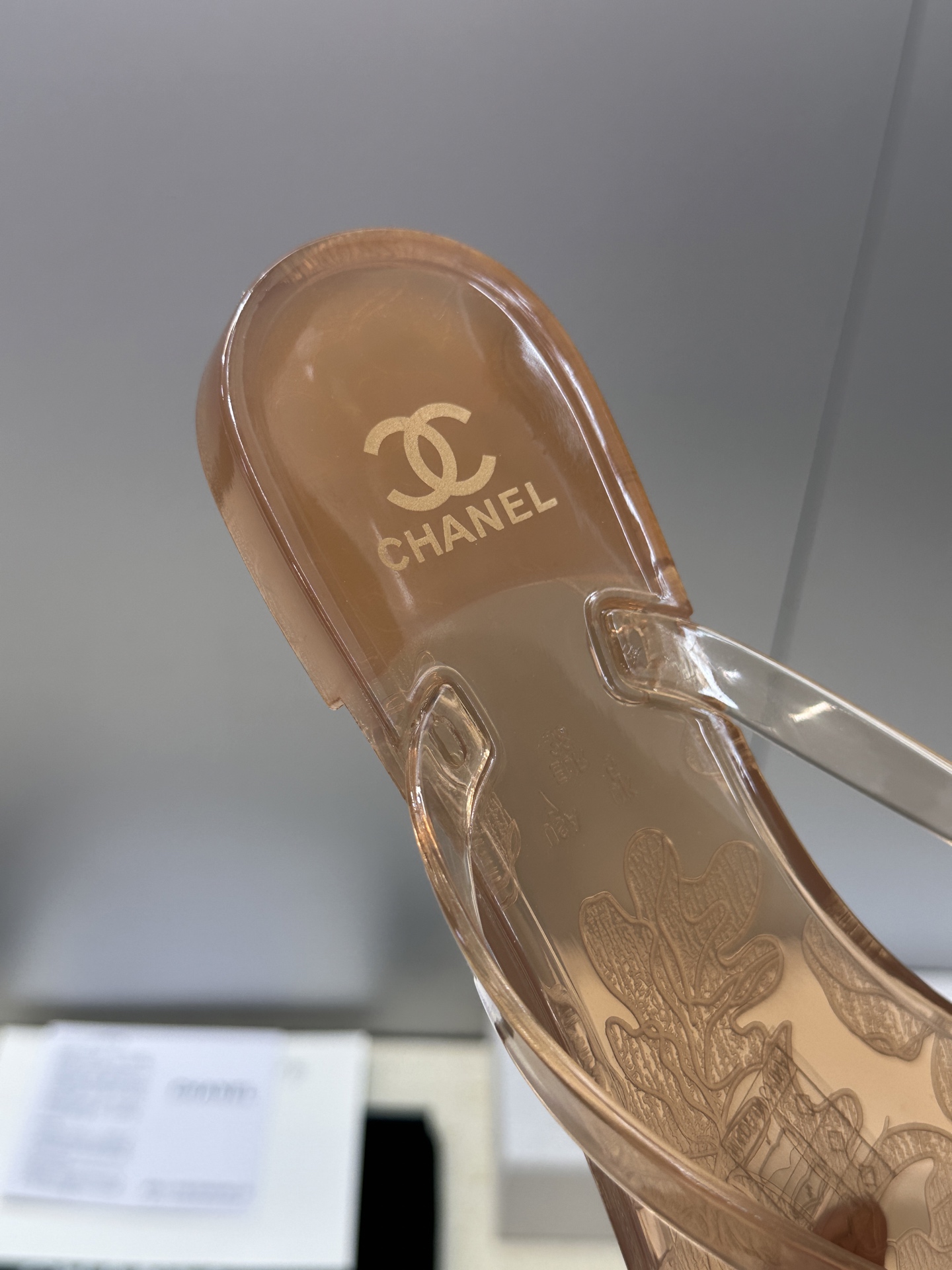 CHANEL 香奈儿 2026春夏平底休闲沙滩女鞋  小香双C字母logo水钻五金扣圆头果冻色夹趾人字拖
