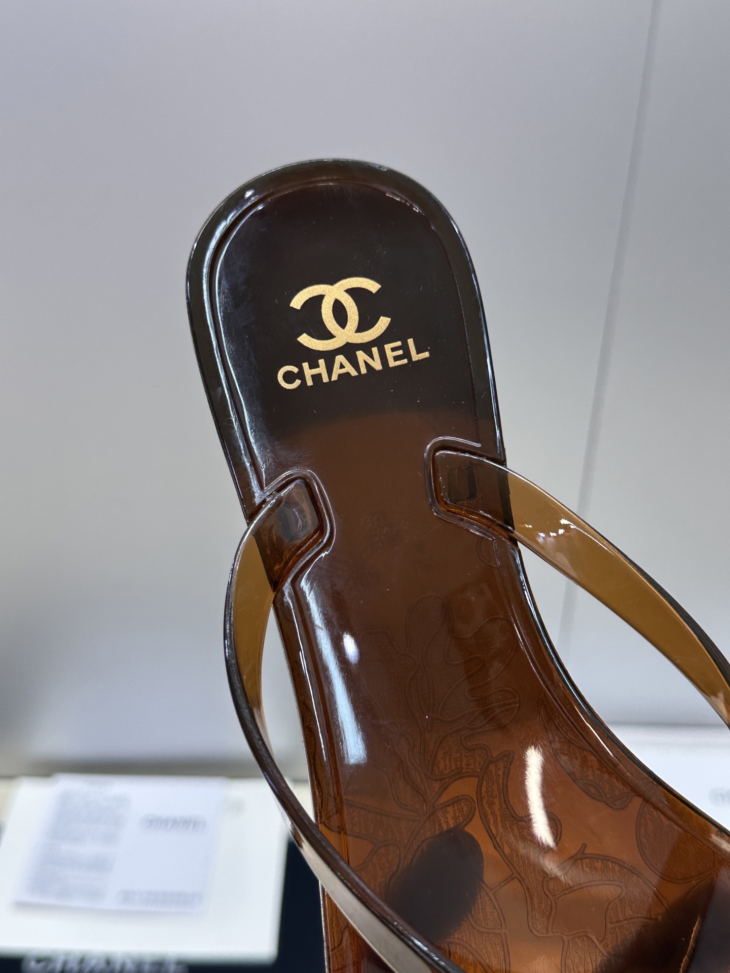 CHANEL 香奈儿 2026春夏平底休闲沙滩女鞋  小香双C字母logo水钻五金扣圆头果冻色夹趾人字拖
