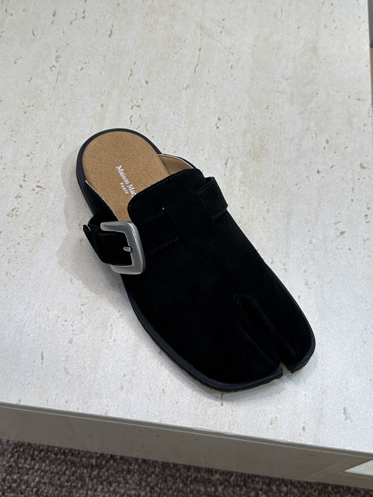（配全套飞机盒）Maison Margiela 马吉拉 2026春夏情侣系列新款方头分趾鞋 MM6字母l
