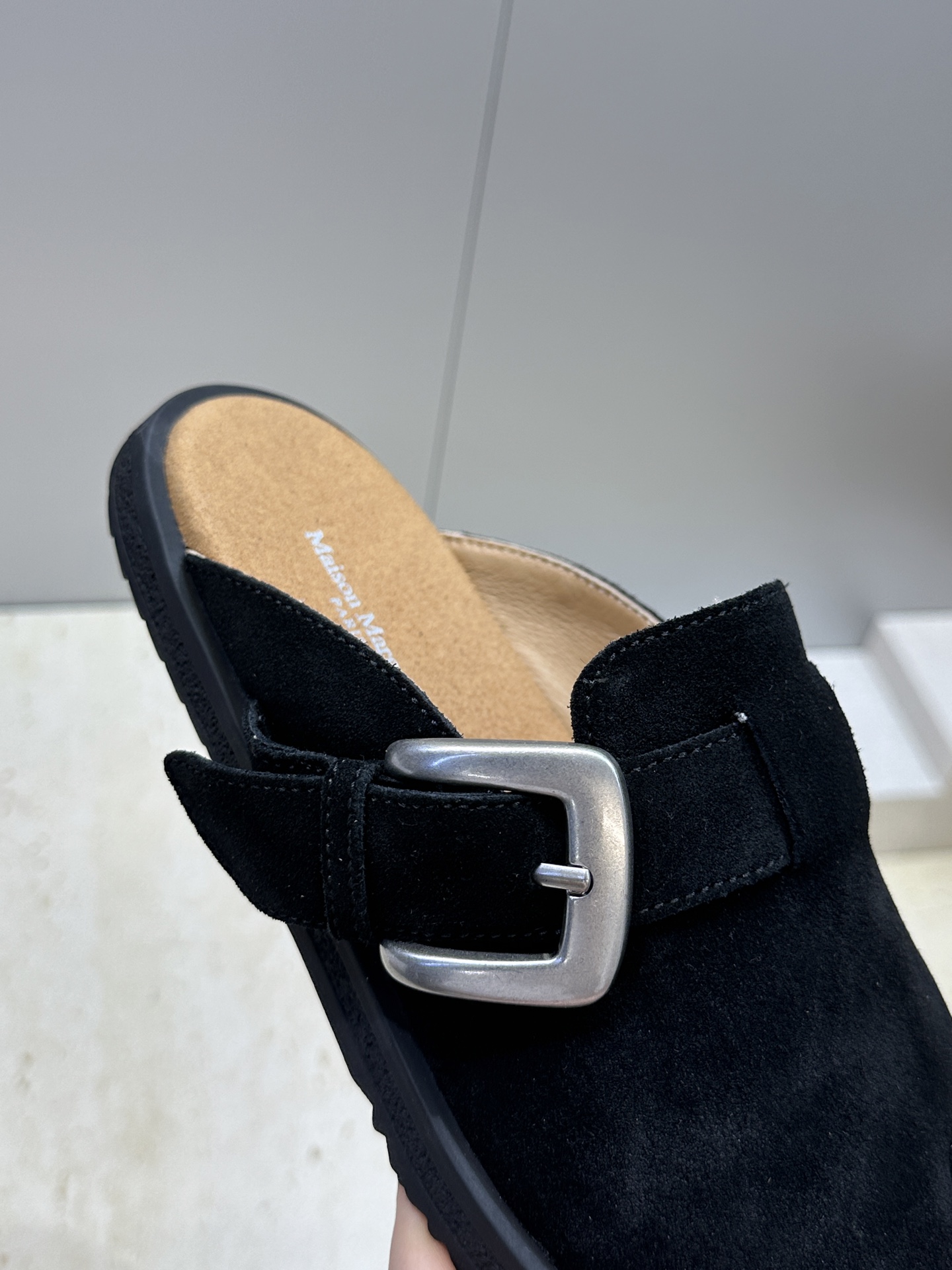 （配全套飞机盒）Maison Margiela 马吉拉 2026春夏情侣系列新款方头分趾鞋 MM6字母l