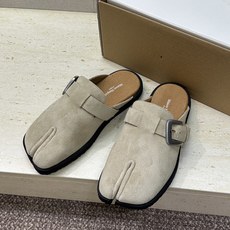 (配全套飞机盒)Maison Margiela 马吉拉 2026春夏情侣系列新款方头分趾鞋 MM6字母l (配全套飞机盒)Maison Margiela 马吉拉 2026春夏情侣系列新款方头分趾鞋 MM6字母l