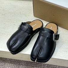 (配全套飞机盒)Maison Margiela 马吉拉 2026春夏情侣系列新款方头分趾鞋 MM6字母l (配全套飞机盒)Maison Margiela 马吉拉 2026春夏情侣系列新款方头分趾鞋 MM6字母l