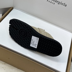 (配全套飞机盒)Maison Margiela 马吉拉 2026春夏情侣系列新款方头分趾鞋 MM6字母l (配全套飞机盒)Maison Margiela 马吉拉 2026春夏情侣系列新款方头分趾鞋 MM6字母l