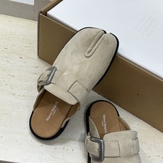 (配全套飞机盒)Maison Margiela 马吉拉 2026春夏情侣系列新款方头分趾鞋 MM6字母l (配全套飞机盒)Maison Margiela 马吉拉 2026春夏情侣系列新款方头分趾鞋 MM6字母l
