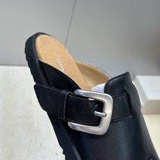 (配全套飞机盒)Maison Margiela 马吉拉 2026春夏情侣系列新款方头分趾鞋 MM6字母l (配全套飞机盒)Maison Margiela 马吉拉 2026春夏情侣系列新款方头分趾鞋 MM6字母l