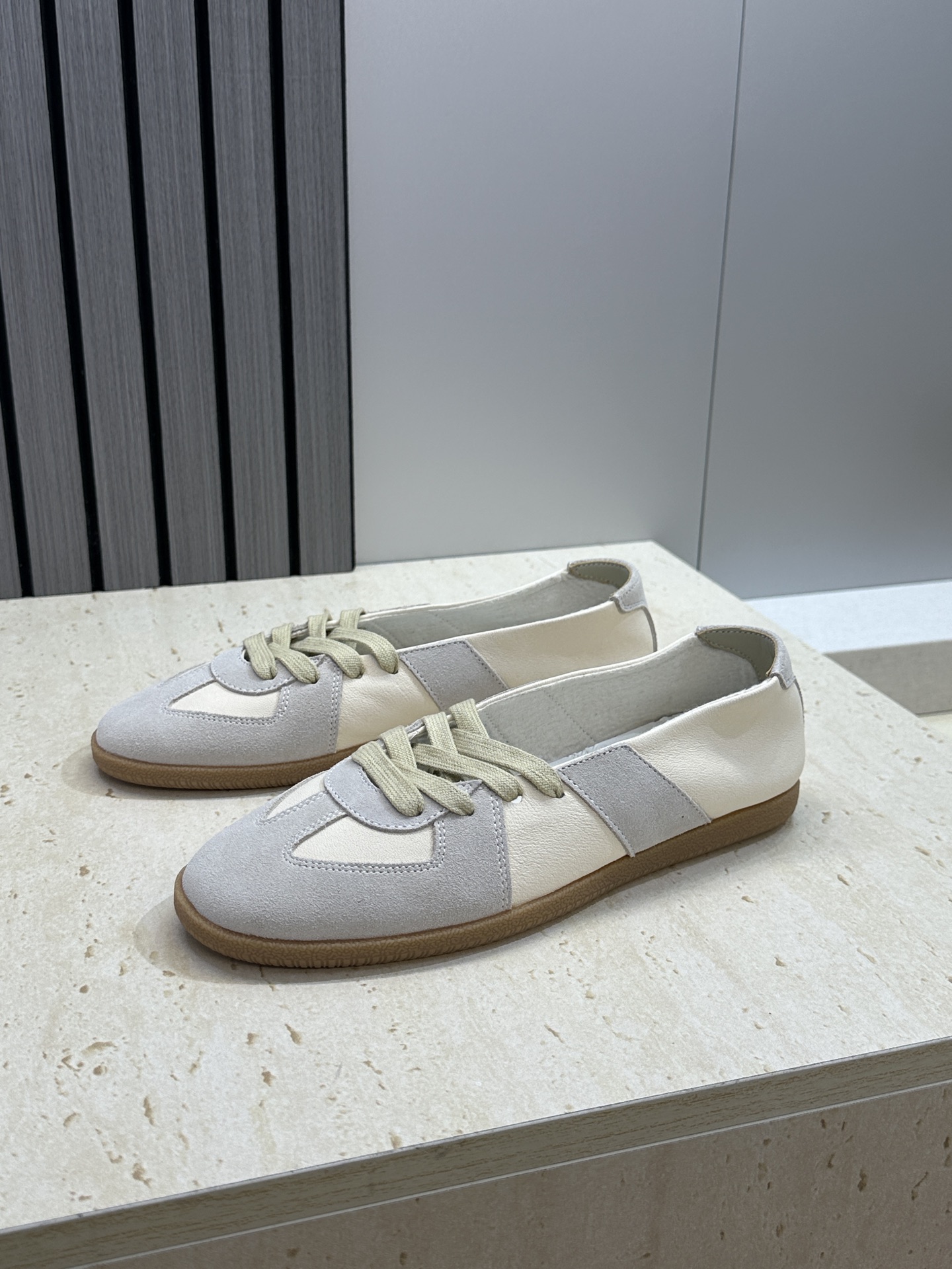 （配全套飞机盒）MaisonMargiela 2026春夏情侣新款系带德训休闲鞋 MM6 马吉拉字母lo