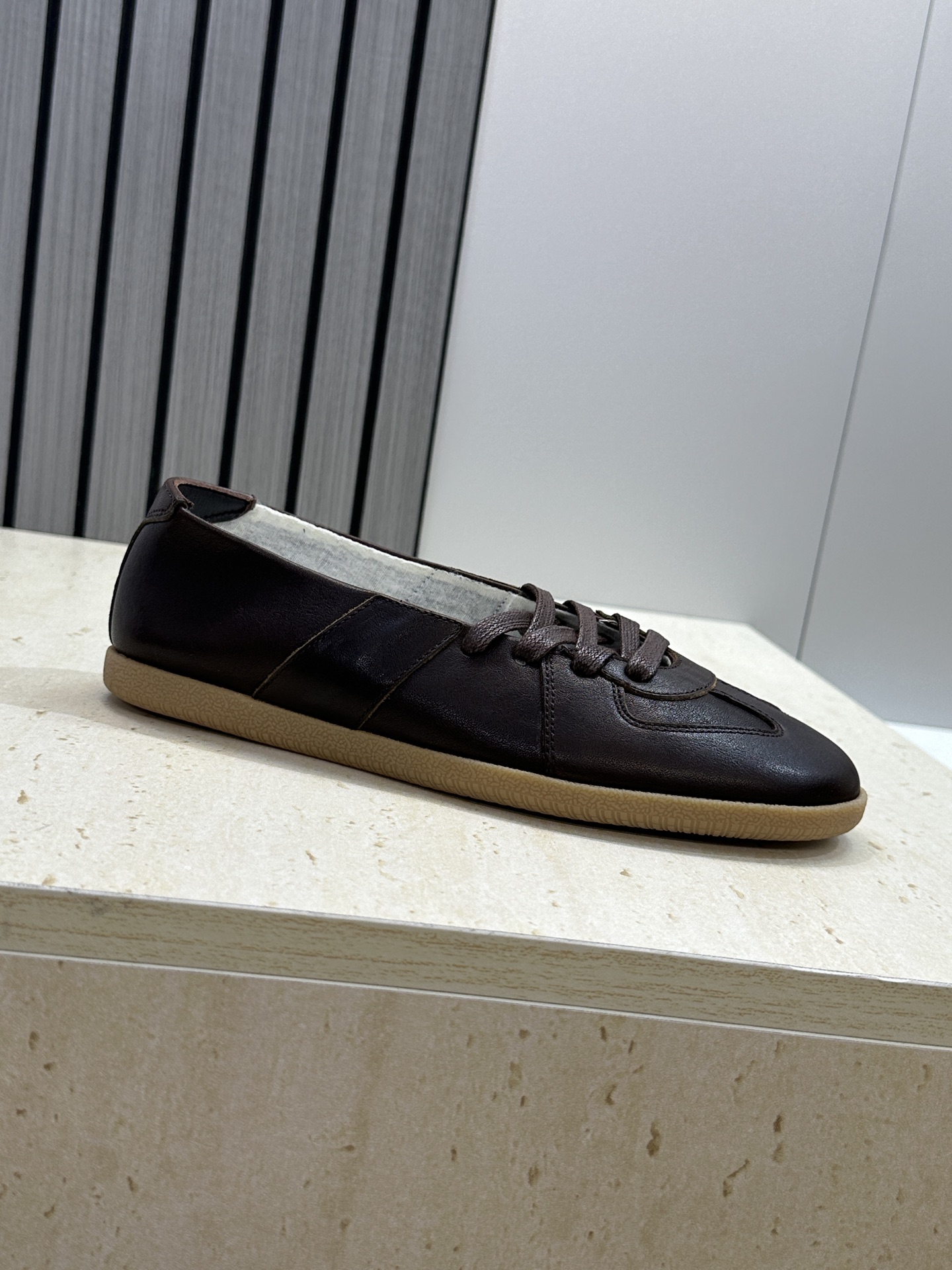 （配全套飞机盒）MaisonMargiela 2026春夏情侣新款系带德训休闲鞋 MM6 马吉拉字母lo