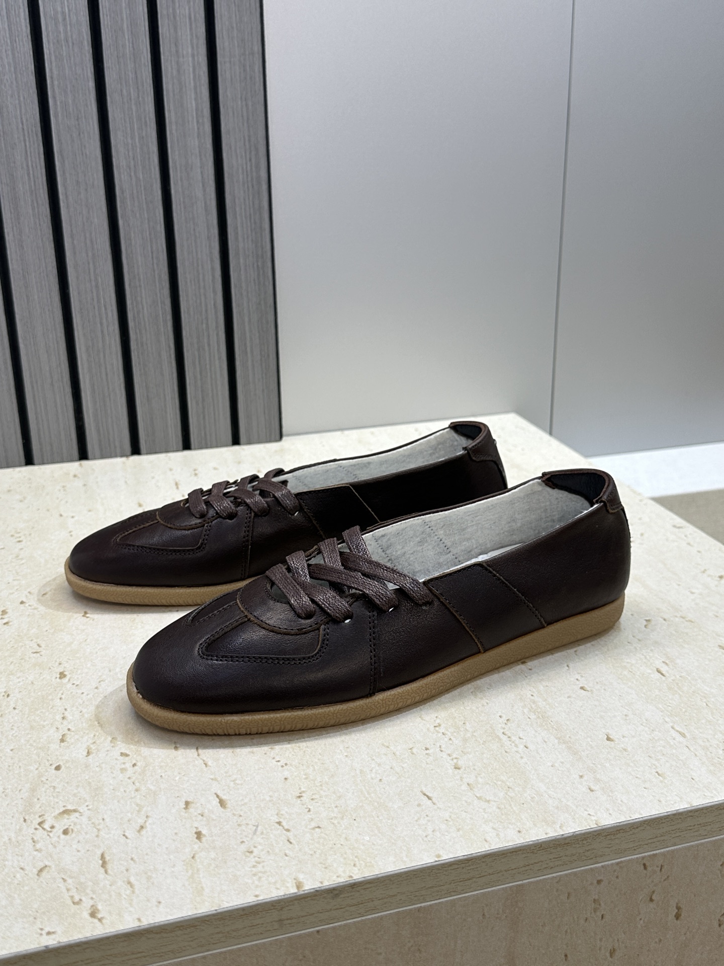 （配全套飞机盒）MaisonMargiela 2026春夏情侣新款系带德训休闲鞋 MM6 马吉拉字母lo