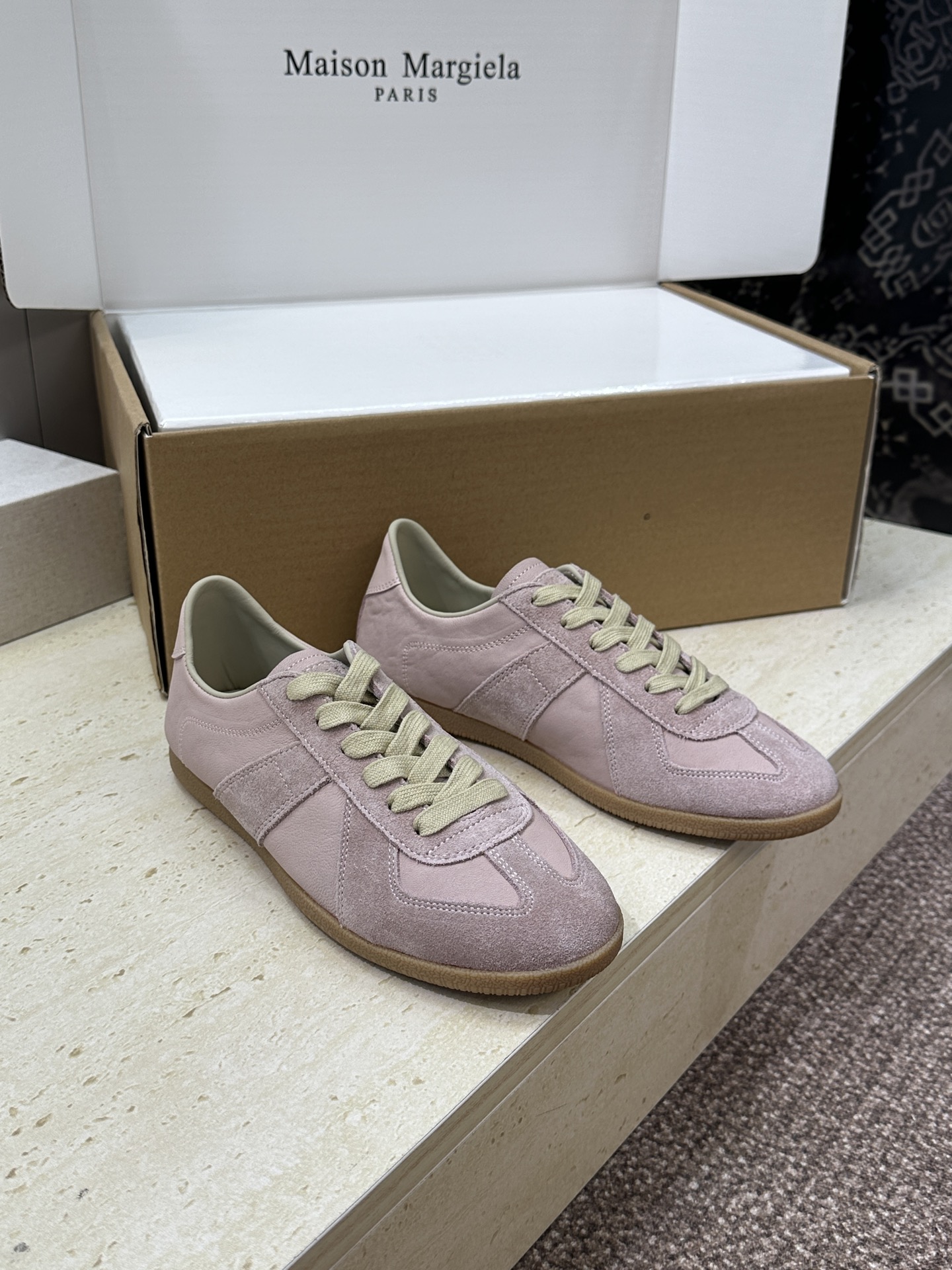 （配全套飞机盒）MaisonMargiela 2026春夏情侣新款系带德训休闲鞋 MM6 马吉拉字母lo