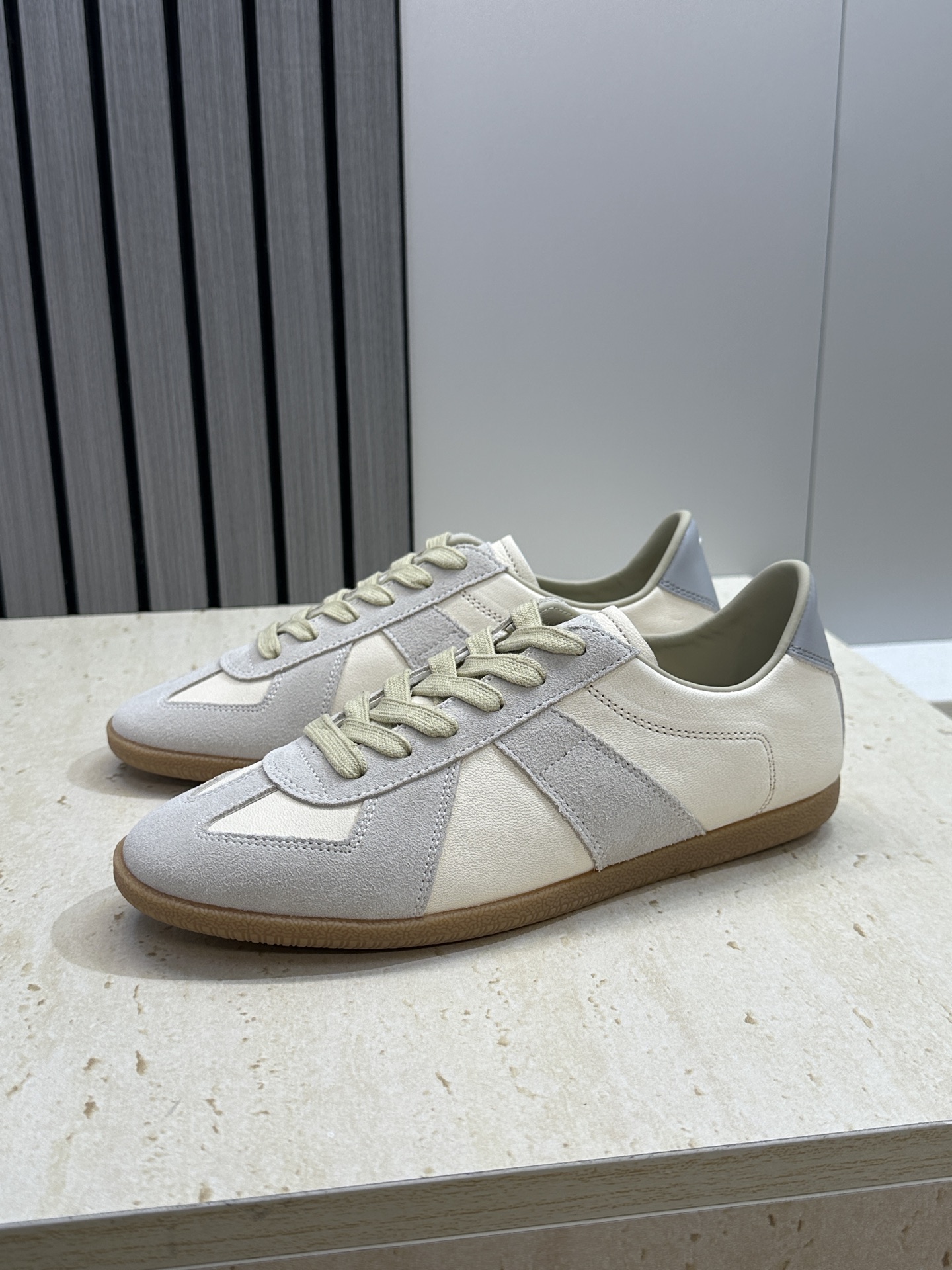 （配全套飞机盒）MaisonMargiela 2026春夏情侣新款系带德训休闲鞋 MM6 马吉拉字母lo