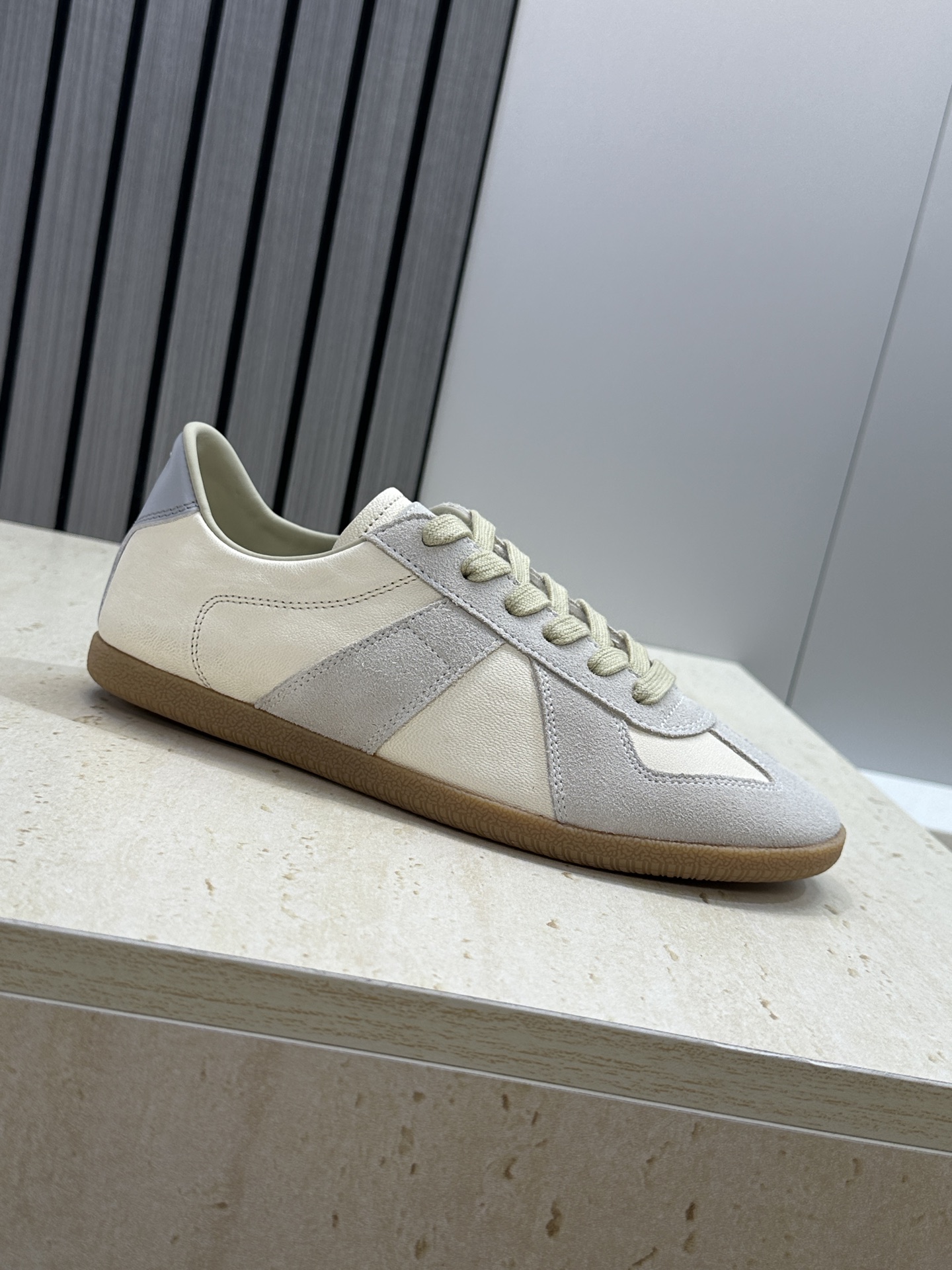（配全套飞机盒）MaisonMargiela 2026春夏情侣新款系带德训休闲鞋 MM6 马吉拉字母lo