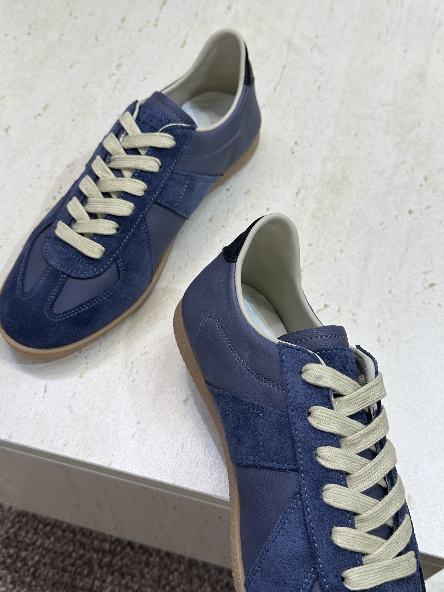 （配全套飞机盒）MaisonMargiela 2026春夏情侣新款系带德训休闲鞋 MM6 马吉拉字母lo