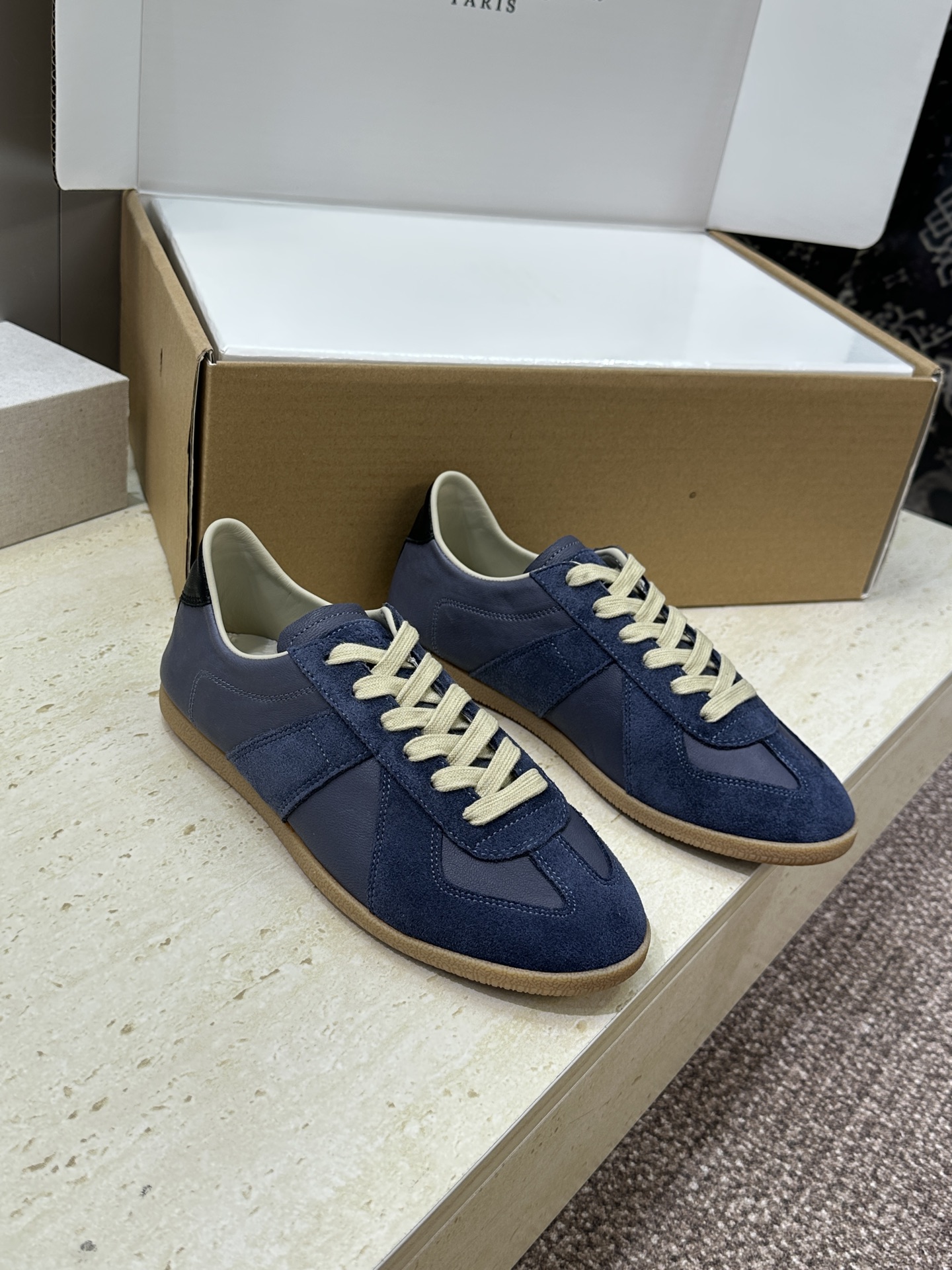 （配全套飞机盒）MaisonMargiela 2026春夏情侣新款系带德训休闲鞋 MM6 马吉拉字母lo