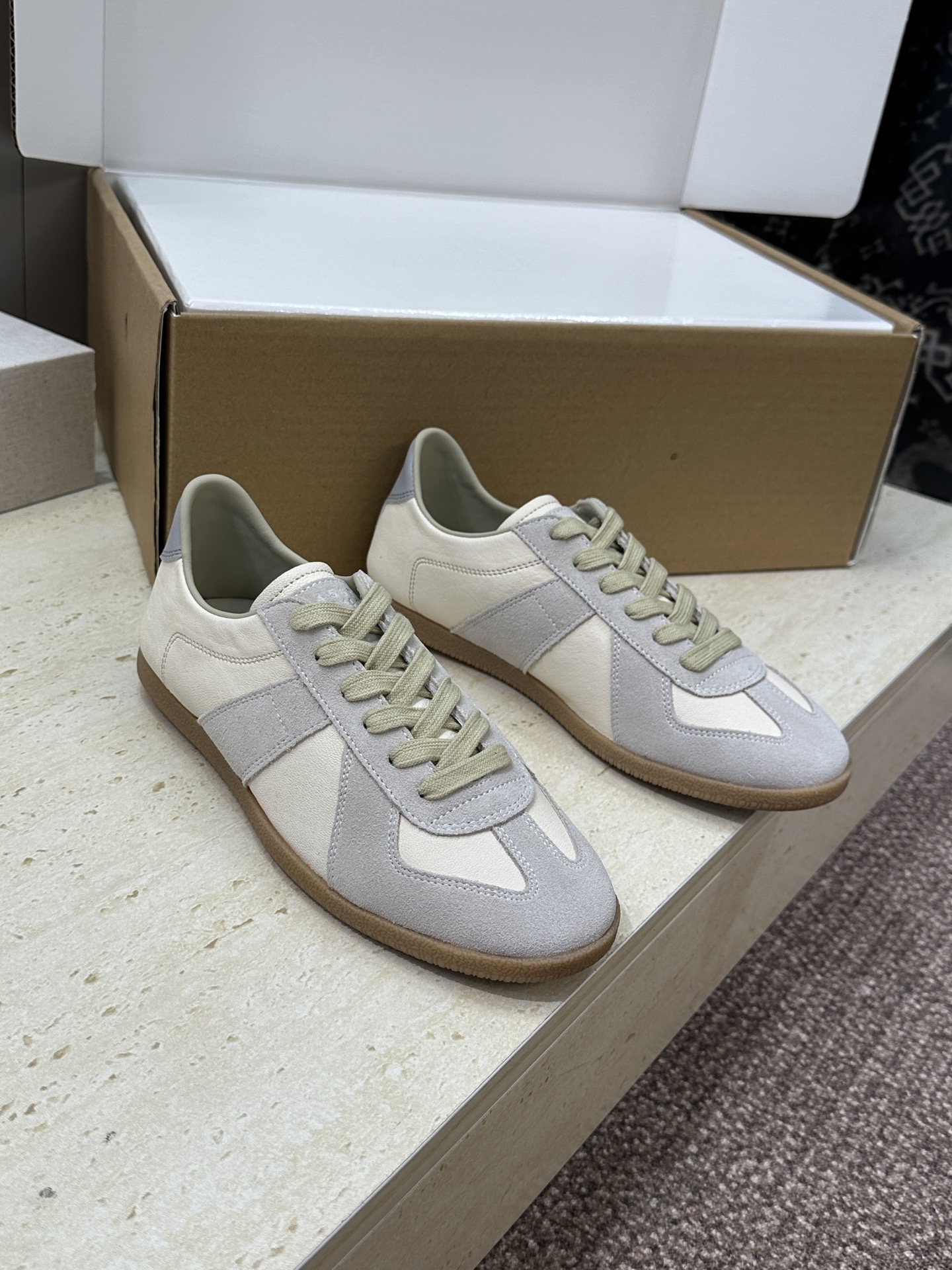 （配全套飞机盒）MaisonMargiela 2026春夏情侣新款系带德训休闲鞋 MM6 马吉拉字母lo