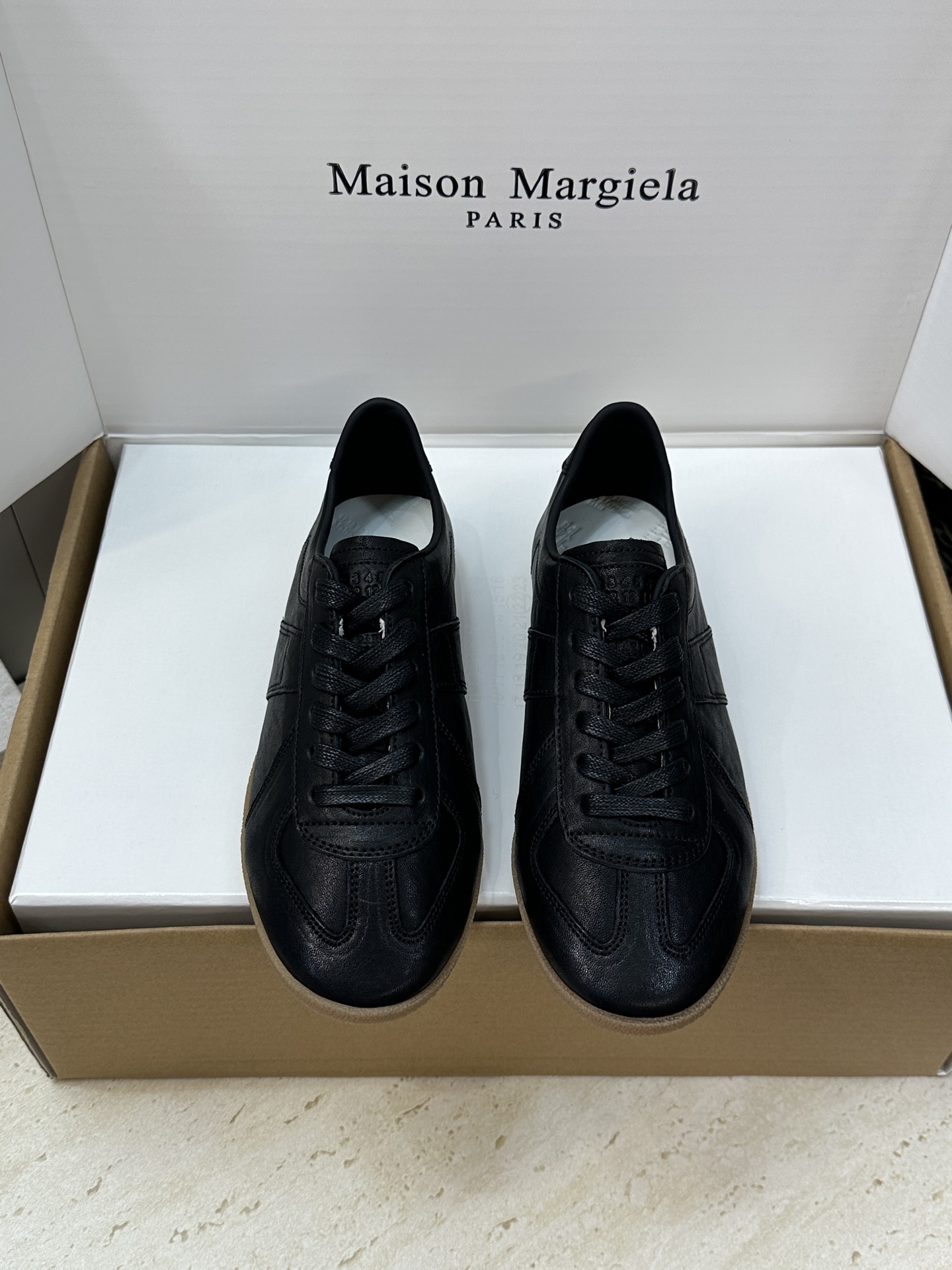 （配全套飞机盒）MaisonMargiela 2026春夏情侣新款系带德训休闲鞋 MM6 马吉拉字母lo