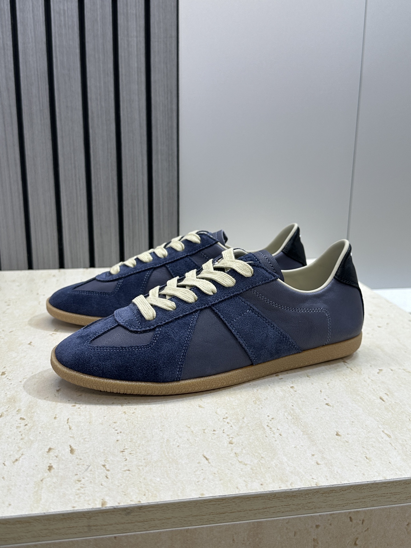 （配全套飞机盒）MaisonMargiela 2026春夏情侣新款系带德训休闲鞋 MM6 马吉拉字母lo