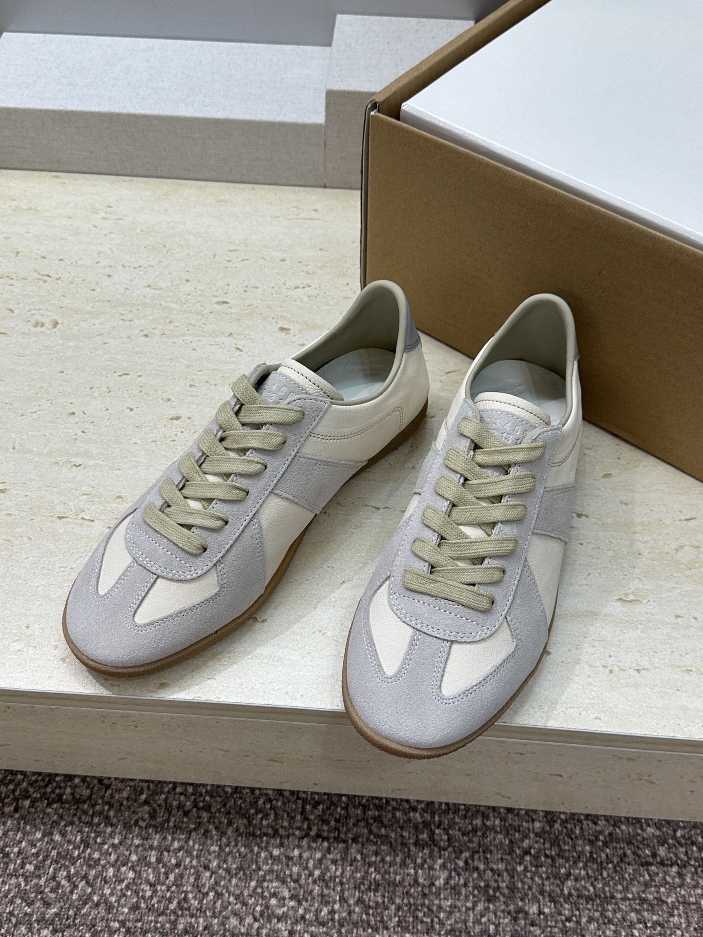 （配全套飞机盒）MaisonMargiela 2026春夏情侣新款系带德训休闲鞋 MM6 马吉拉字母lo