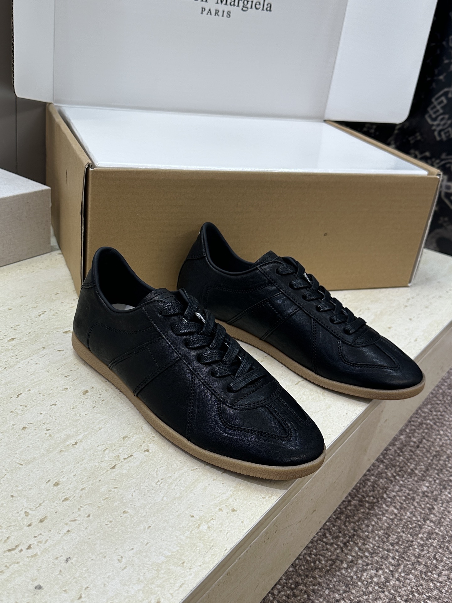 （配全套飞机盒）MaisonMargiela 2026春夏情侣新款系带德训休闲鞋 MM6 马吉拉字母lo