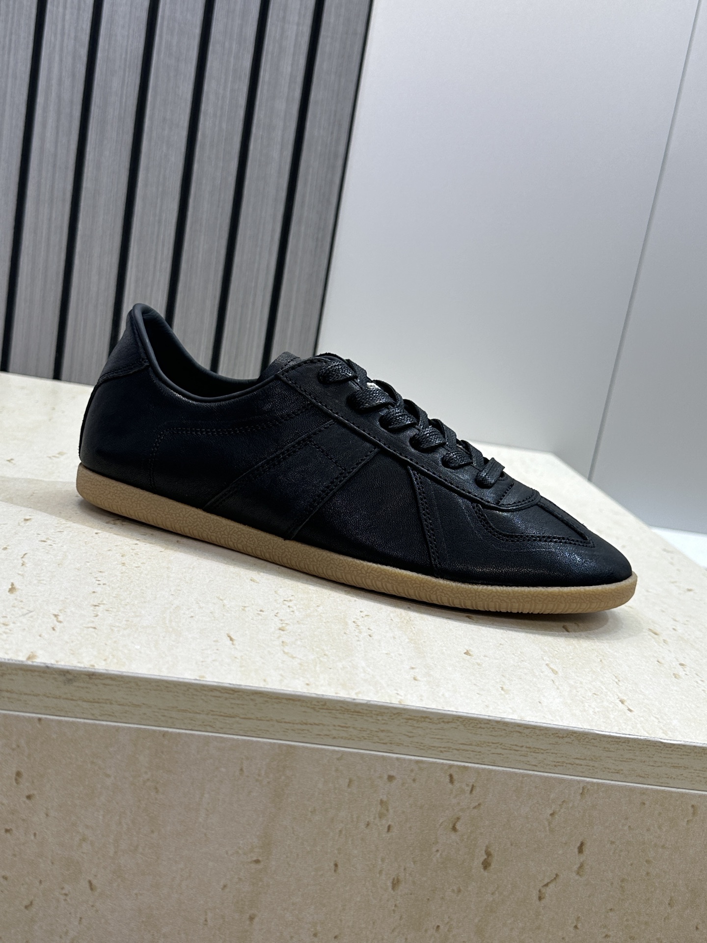 （配全套飞机盒）MaisonMargiela 2026春夏情侣新款系带德训休闲鞋 MM6 马吉拉字母lo