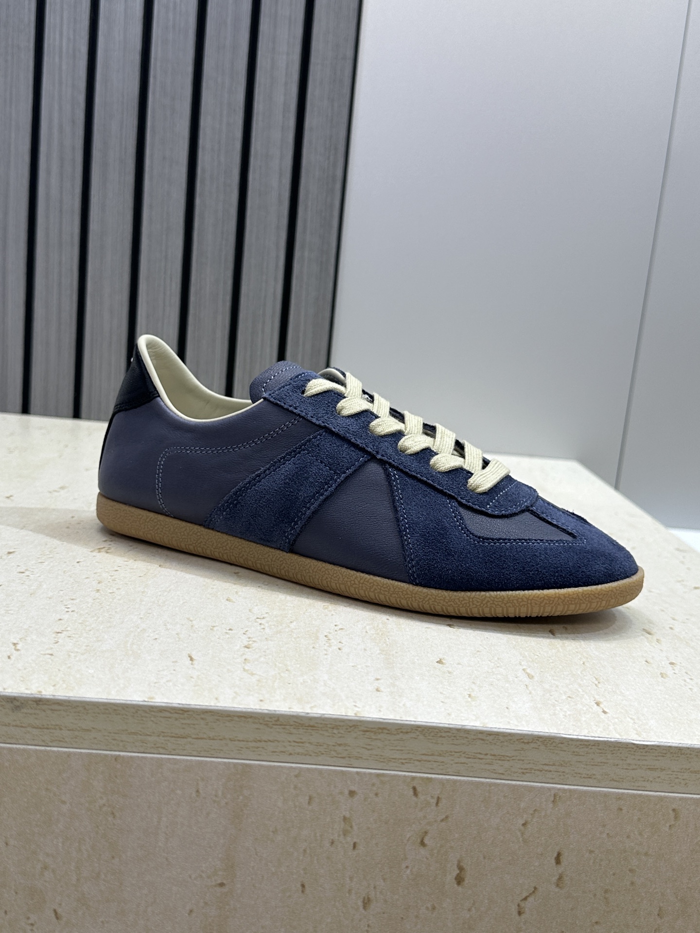 （配全套飞机盒）MaisonMargiela 2026春夏情侣新款系带德训休闲鞋 MM6 马吉拉字母lo