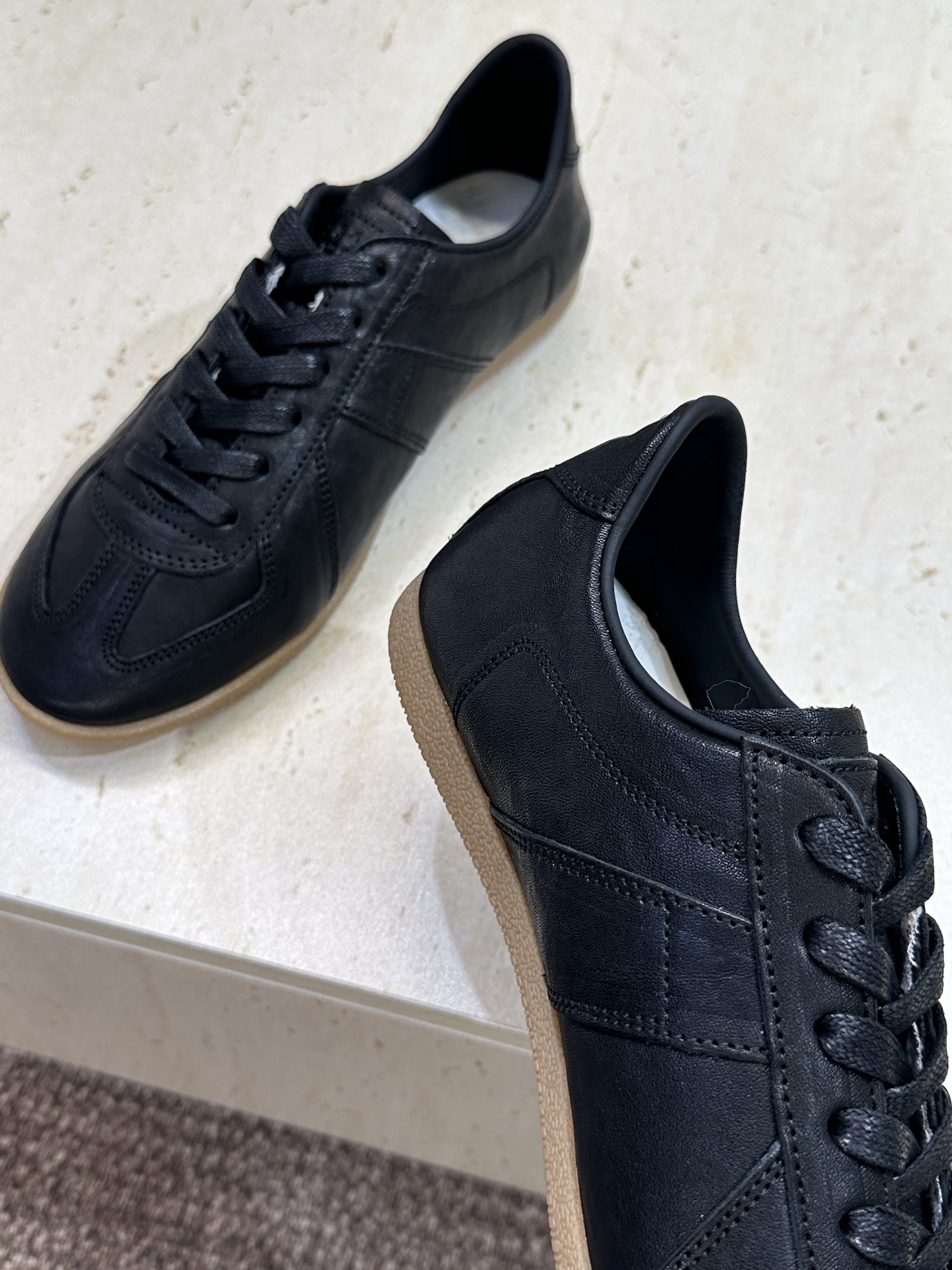（配全套飞机盒）MaisonMargiela 2026春夏情侣新款系带德训休闲鞋 MM6 马吉拉字母lo