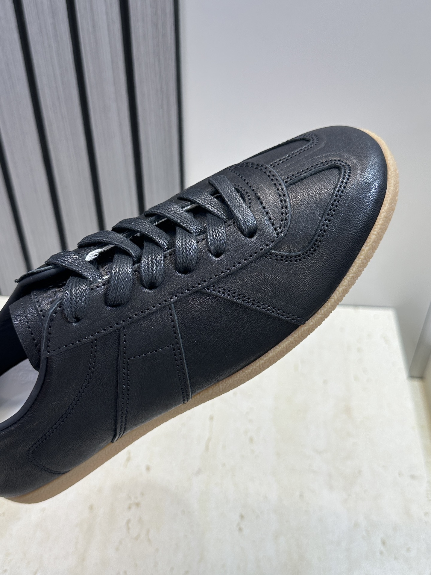 （配全套飞机盒）MaisonMargiela 2026春夏情侣新款系带德训休闲鞋 MM6 马吉拉字母lo