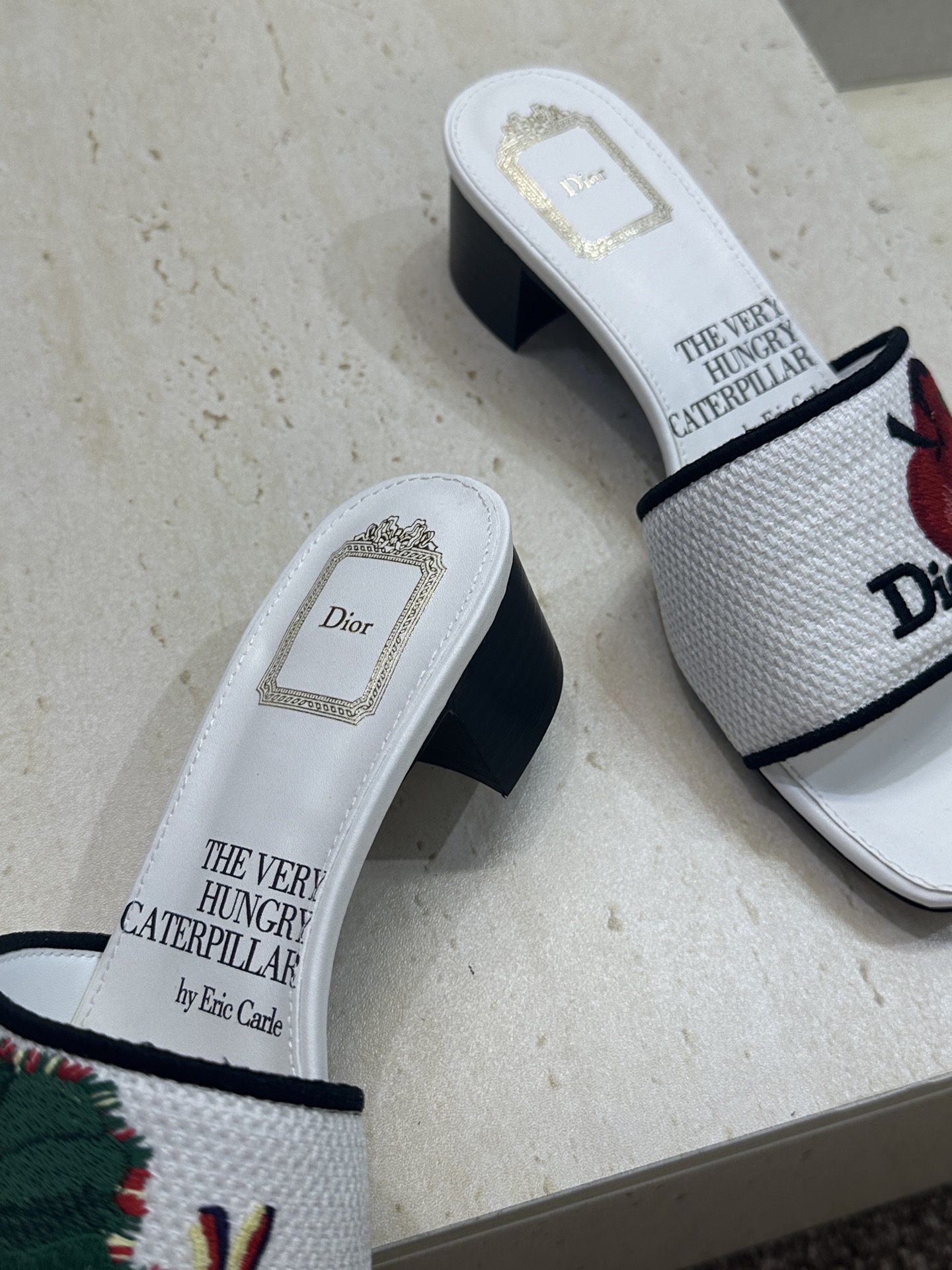 粗跟迪奥 Dior 2026春夏新款 DWAY 一字拖女鞋 CD字母logo立体刺绣平底凉鞋 圆头粗跟果
