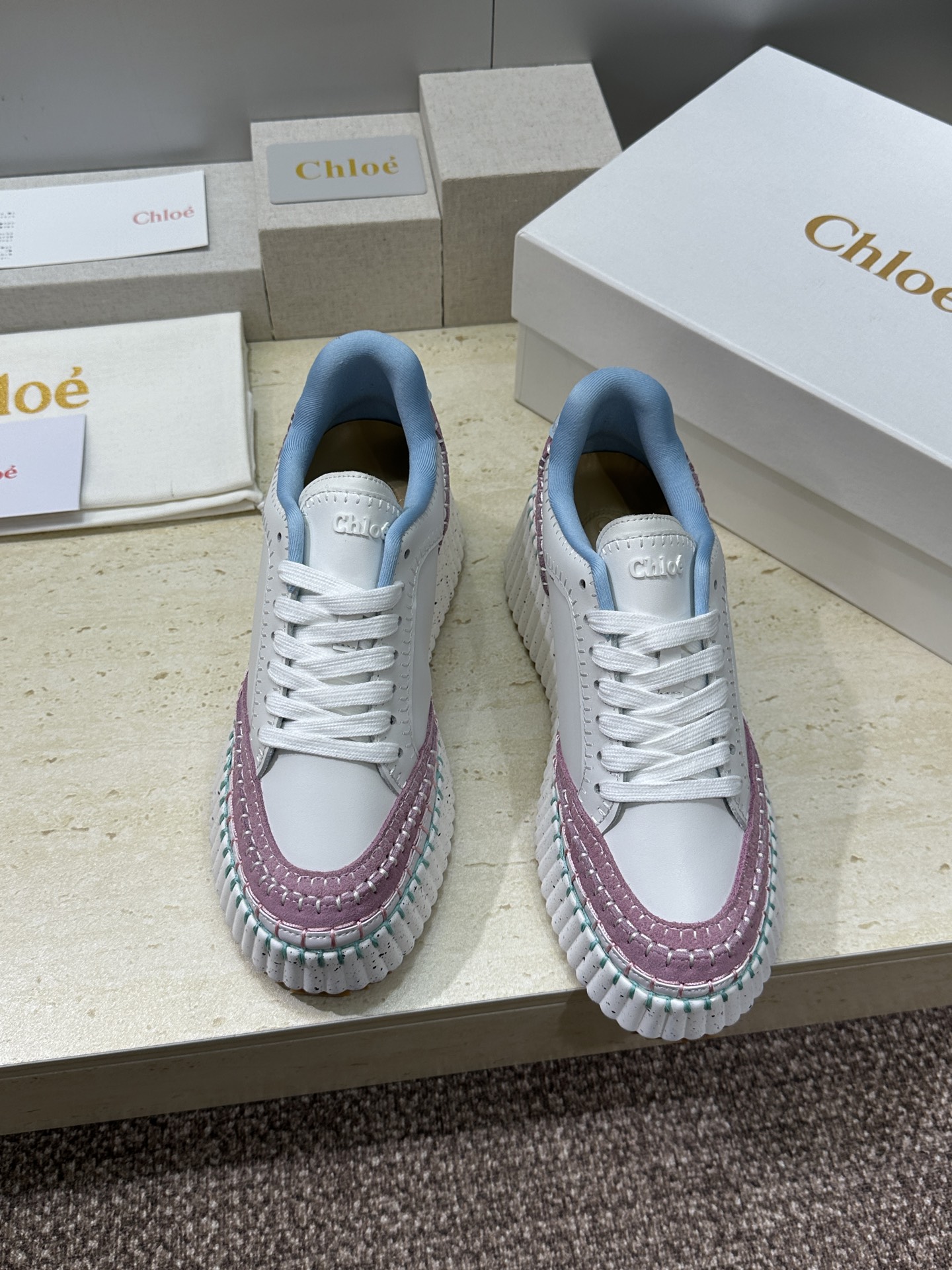 Chloe 蔻依 2026春夏走秀新款运动跑鞋 明星同款字母logo厚底系带休闲时尚拼色老爹鞋 市面顶级