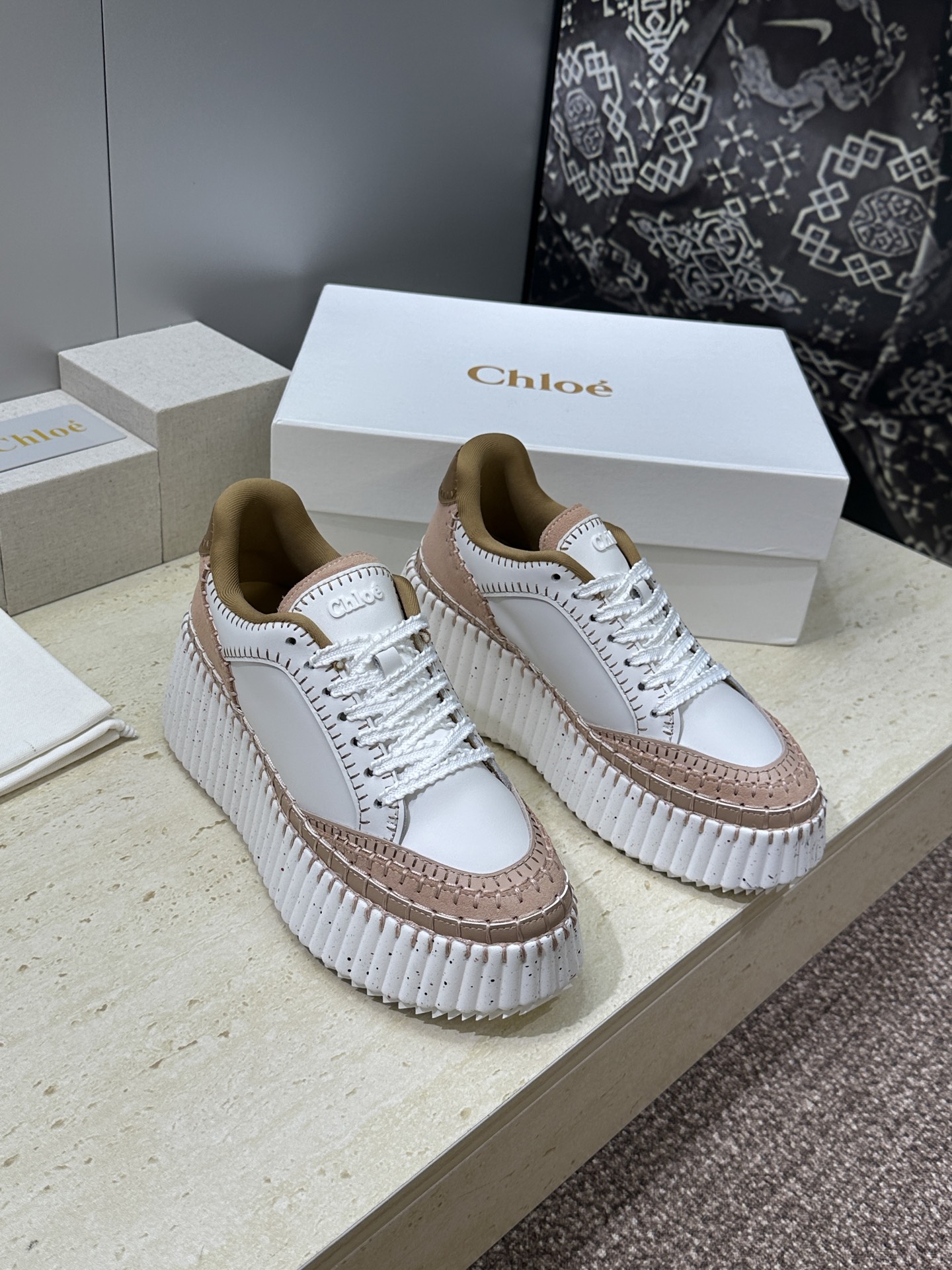 Chloe 蔻依 2026春夏走秀新款运动跑鞋 明星同款字母logo厚底系带休闲时尚拼色老爹鞋 市面顶级