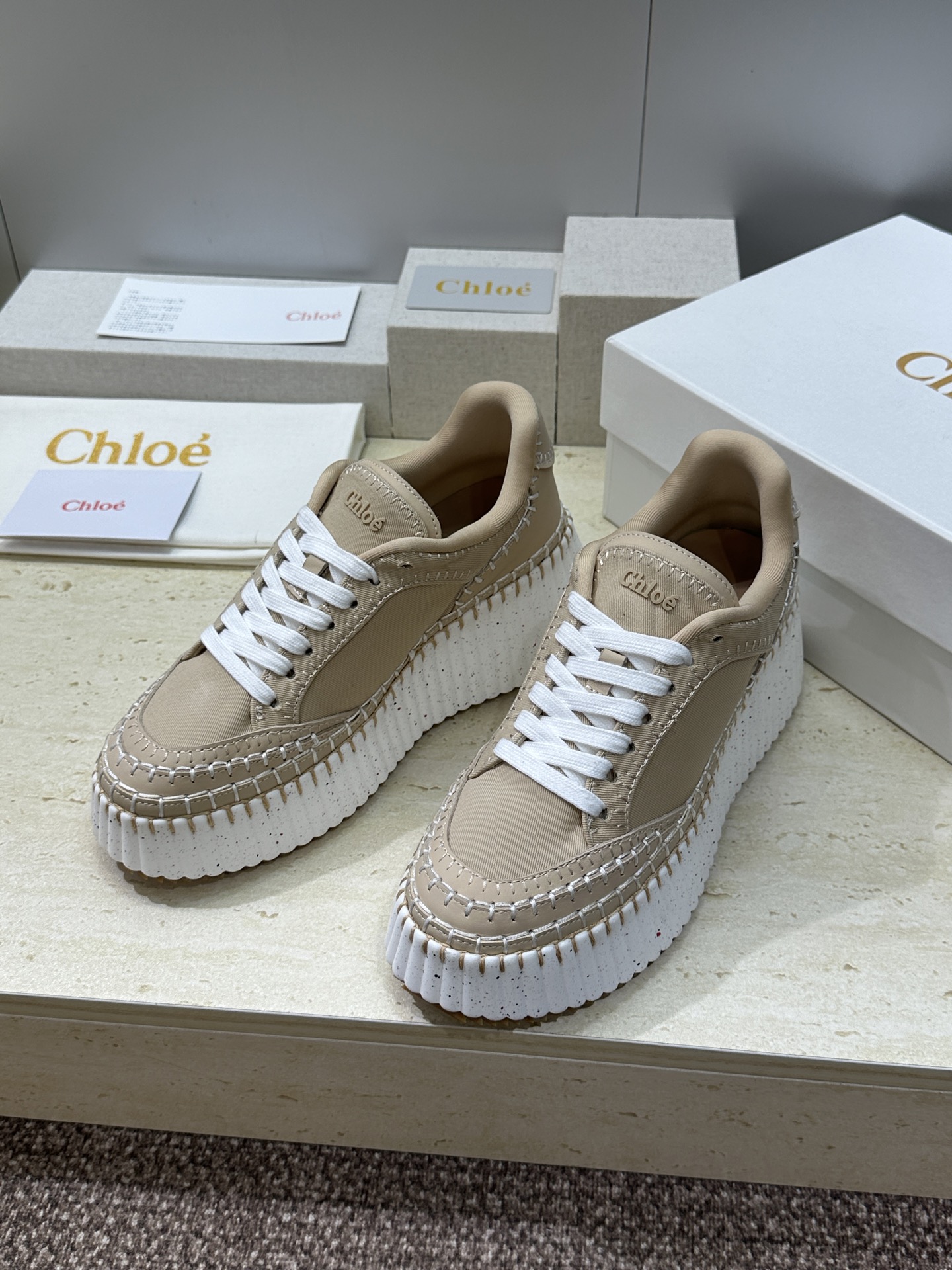 Chloe 蔻依 2026春夏走秀新款运动跑鞋 明星同款字母logo厚底系带休闲时尚拼色老爹鞋 市面顶级