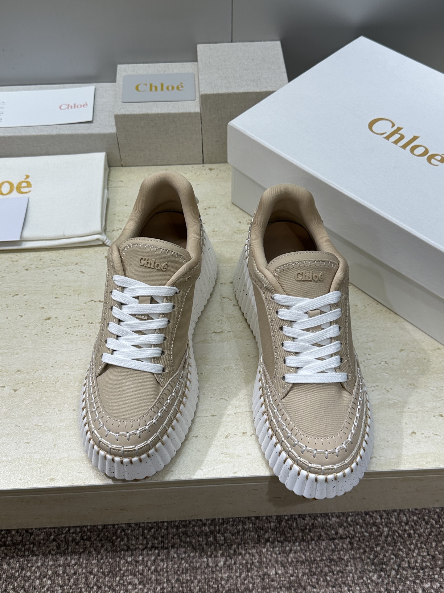 Chloe 蔻依 2026春夏走秀新款运动跑鞋 明星同款字母logo厚底系带休闲时尚拼色老爹鞋 市面顶级