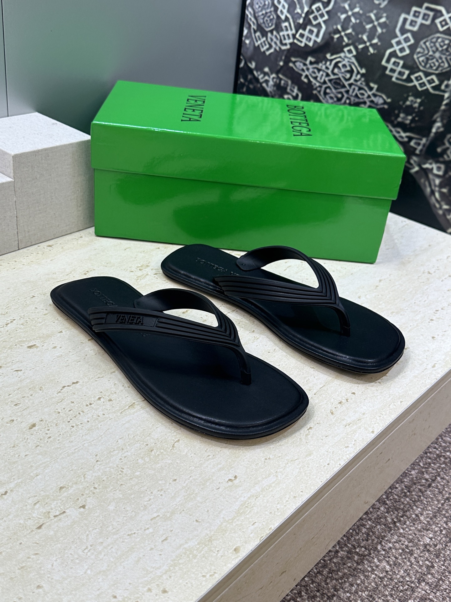 Bottega Veneta 葆蝶家2026春夏情侣新款SamPieri Flat Thong 沙滩凉鞋