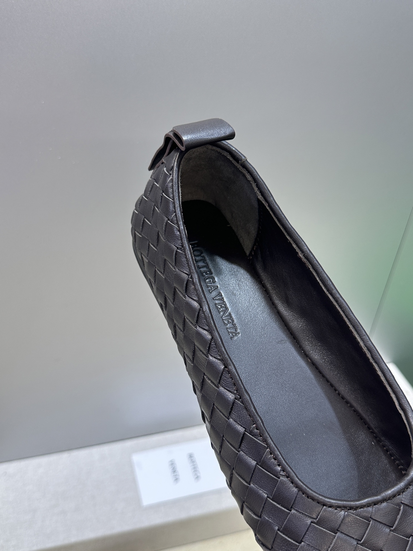 Bottega Veneta 葆蝶家2026春夏新款玛丽珍芭蕾舞编织女鞋BV字母logo平底方头乐福单鞋