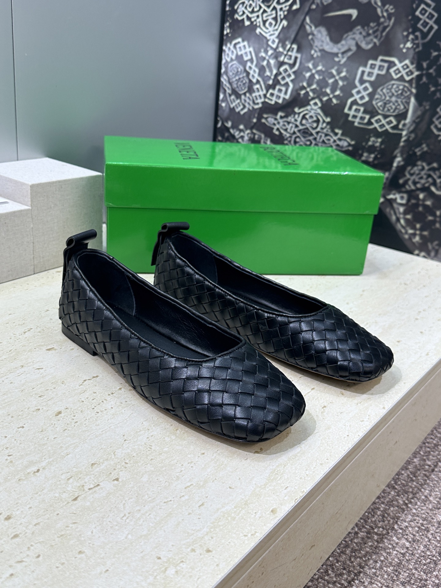 Bottega Veneta 葆蝶家2026春夏新款玛丽珍芭蕾舞编织女鞋BV字母logo平底方头乐福单鞋