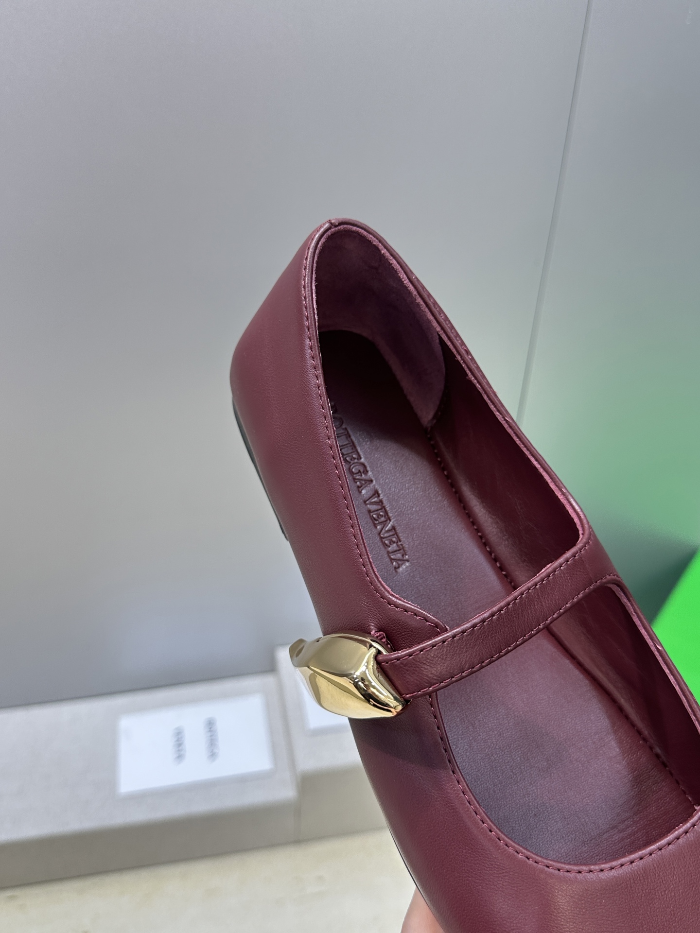 Bottega Veneta 葆蝶家2026春夏新款玛丽珍芭蕾舞女鞋 BV字母logo五金月牙扣平底方头