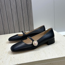 (配全套飞机盒)顶级版 Valentino 2026春夏新款时尚气质水钻玛丽珍芭蕾舞女鞋 华伦天奴字母l (配全套飞机盒)顶级版 Valentino 2026春夏新款时尚气质水钻玛丽珍芭蕾舞女鞋 华伦天奴字母l