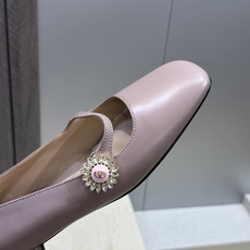 (配全套飞机盒)顶级版 Valentino 2026春夏新款时尚气质水钻玛丽珍芭蕾舞女鞋 华伦天奴字母l (配全套飞机盒)顶级版 Valentino 2026春夏新款时尚气质水钻玛丽珍芭蕾舞女鞋 华伦天奴字母l